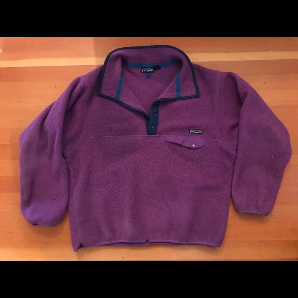 Vintage women's Patagonia fleece in royal purple
